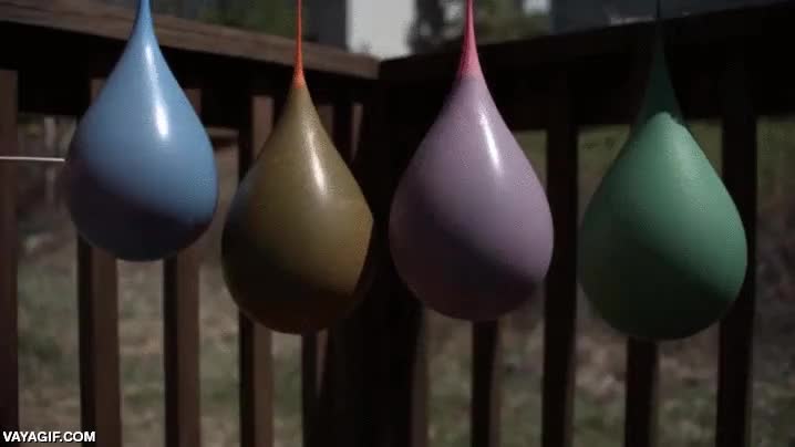 globos,de agua,color,agua con colorante supongo,flecha,estallar,explotar