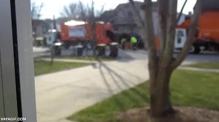 jugar,antes de morir,ultima partida,futbolin,basureros,camion de la basura
