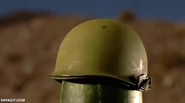 debe doler si lo llevas puesto,duele m&aacute;s sin el casco,bala,impacto,camara lenta,salvar vidas