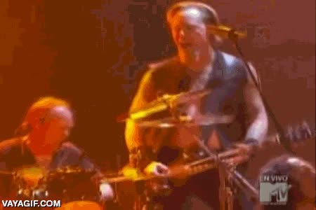 Enlace a Cuando Hetfield descubrió que su verdadera vocación era la batería