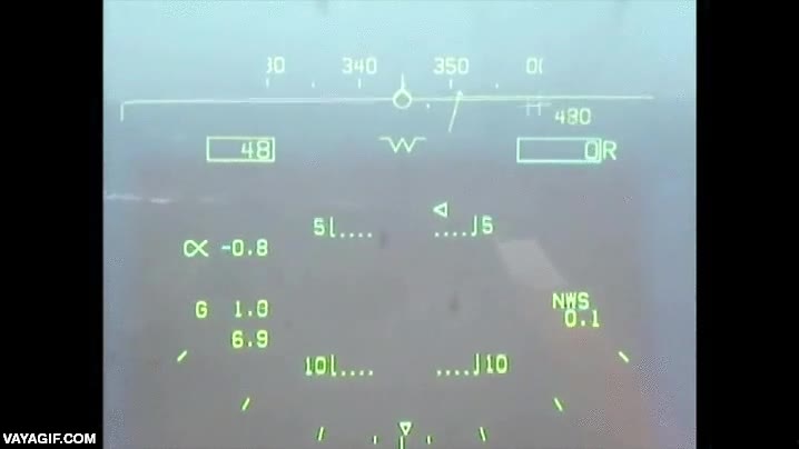 piloto experimentado,habilidad,aterrizaje,aterrizar,F/A-18,portaaviones,te la juegas porque si fallas