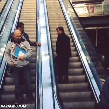 escaleras,mec&aacute;nicas,paradas,no se mueve,moverse,estropeadas,averiadas