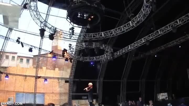 se le va a oxidar la flauta,flauta travesera,chorros,agua,danzar,cosas de asiaticos