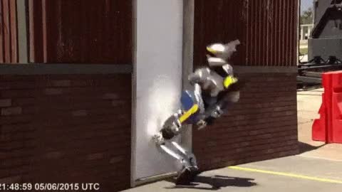 robot,androide,fail,feel like neo,caer,de espaldas