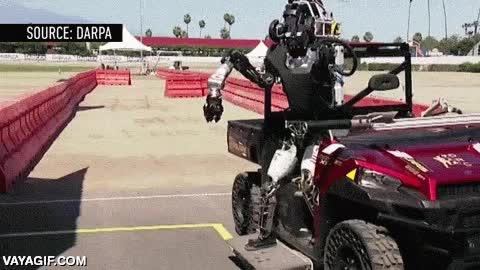 y se cae,robot,fail,al suelo,caer,ca&iacute;da,temblor,tembleque