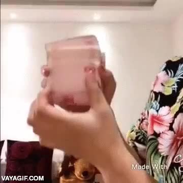 solo me faltan los billetes que contar,tiene pinta de oriental,asiatica,dedos,contar,fajo de billetes