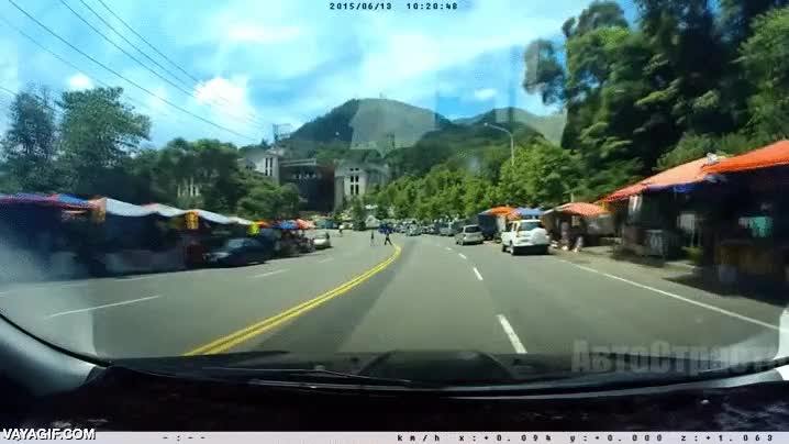 buen intento,bien probado,fingir,simular,accidente,atropello,chinos