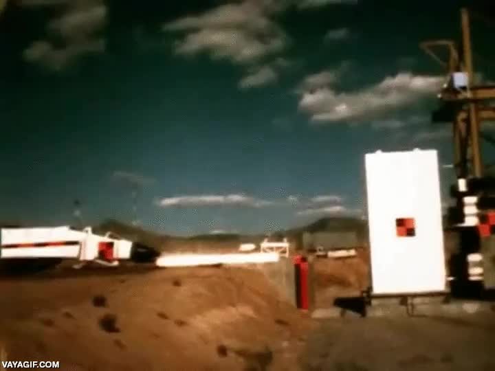 avion,transbordador,aeronautica,pruebas de impacto,muro de cemento