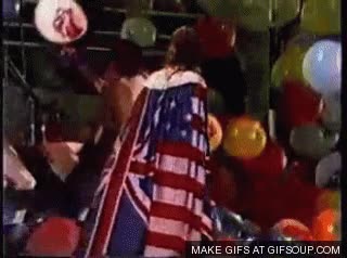 guitarrazo,lluvia de globos,y sigue tocando tan tranquilo,rolling stones,rockeros,espontaneo