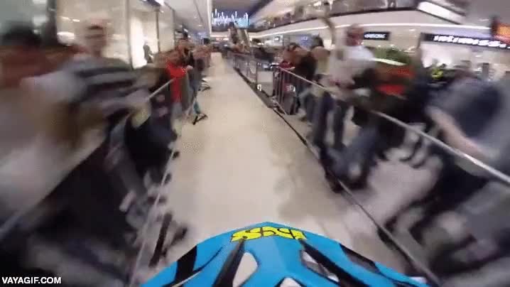 centro comercial,exhibici&oacute;n,peligrosa,biker,mountain bike,mtb,descenso