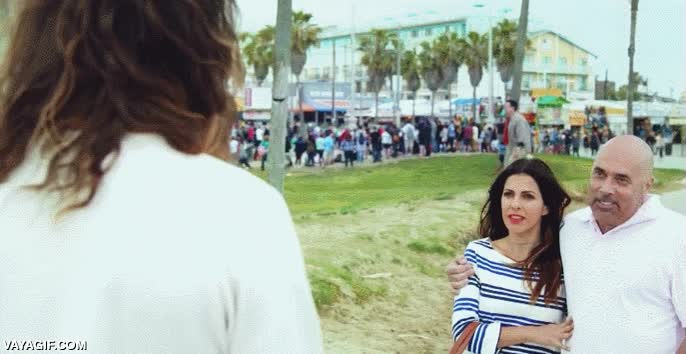 jesus is coming,jesucristo,calvo,pelo,barba,manos que dan pelo alla por donde pasan