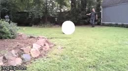 salir disparado,jugar,pelota,atacar,voltereta,fail