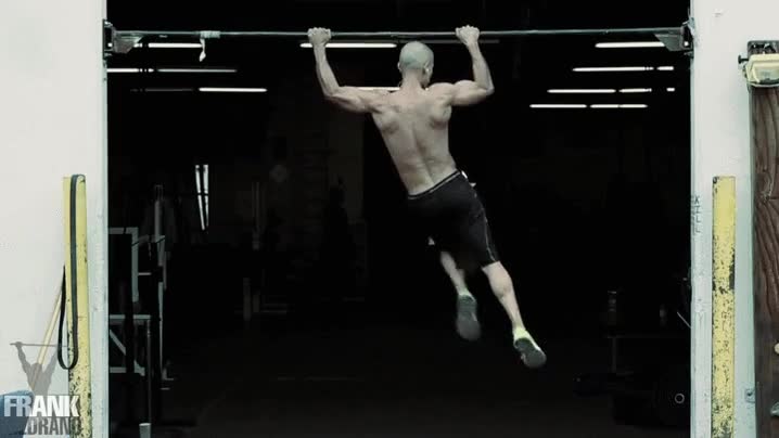 parece que haya una cuerda,dominadas,el rey,muy fuerte,fuerza,maestria,barra