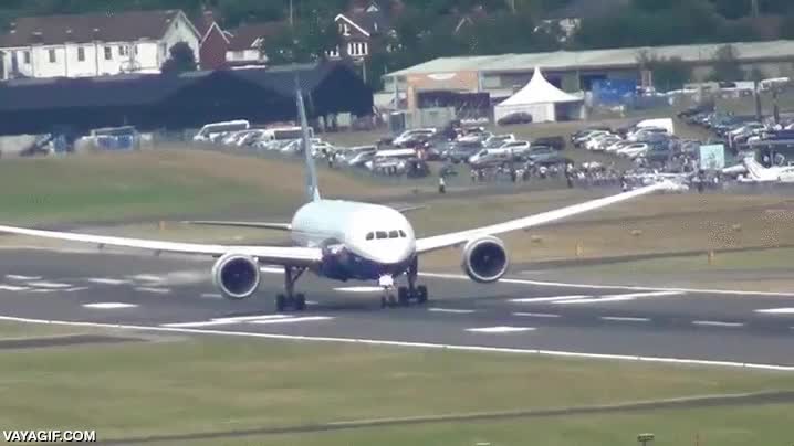 que locura,vertical,despegue,despegar,eso no puede acabar bien,fuerza de motor,avion