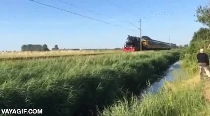 rescatar,locomotora,remolcar,tren moderno,arrastrar,poderoso,no se hacen las cosas como antes