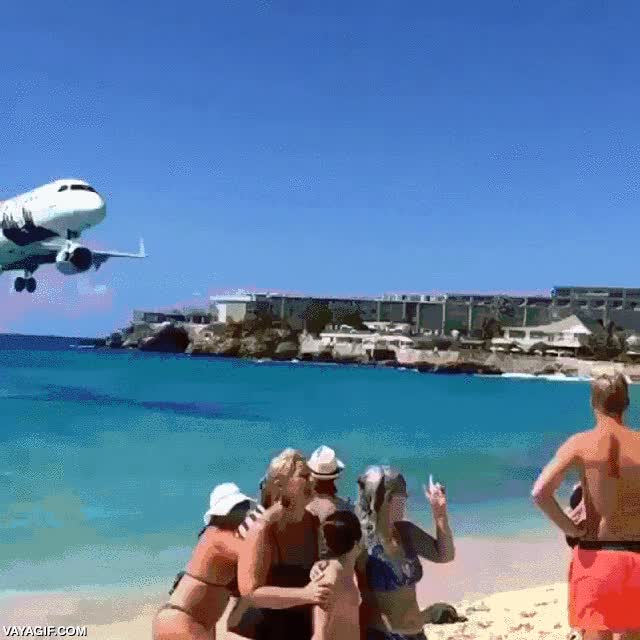 primera l&iacute;nea,playa,pista de aterrizaje,que miedo,muy cerca,muy peligroso