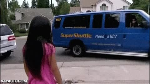 ni&ntilde;a,china,saludo,hermanas,separadas al nacer,iguales