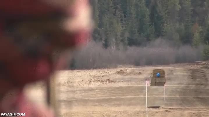 legolas,arquero,tiro con arco,acertar,275 metros,300 yardas,globo,punter&iacute;a m&aacute;xima