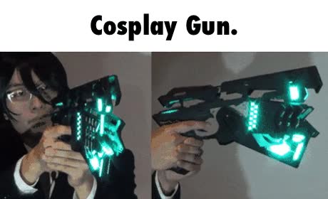 cosplay,anime,no dispara pero solo le falta eso,gun,pistola