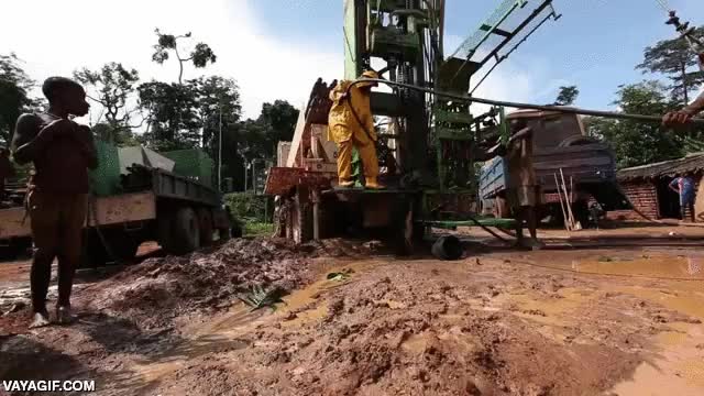 aldea,africa,africana,alegr&iacute;a,celebrar,se acab&oacute; pasar sed