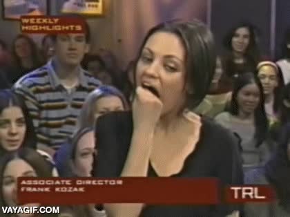 mila kunis,mano entera,muchas aplicaciones practicas para la vida,pu&ntilde;o,boca