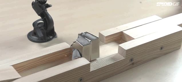 manzanas,apple,imanes,neodimio,salir disparada