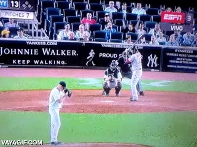 fan&aacute;ticos,molestos,yankees,red sox,mlb,beisbol,susto,hanley ram&iacute;rez,la cara del bateador es c&oacute;mica,eternos rivales,no me gust&oacute;,qu&eacute; fue?,espn,no te quejes si te pones ah&iacute;