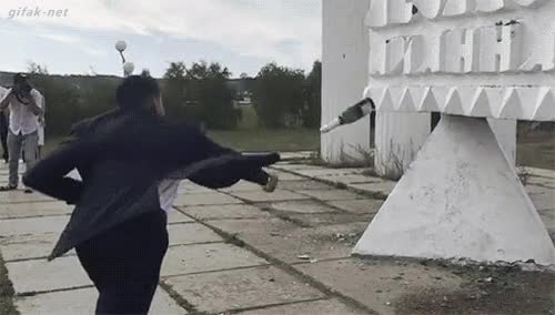 romper,estrellar,botella de champan,cohete,karma,devolver el golpe