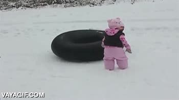 perro,nieve,bebe,ni&ntilde;a,donut,pero m&aacute;s feliz del mundo