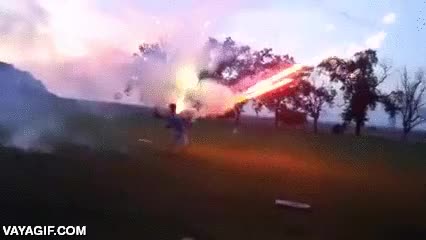 fuegos artificiales,disparar,loco