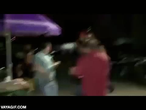 taser,inmovilizar,mujer,ataque