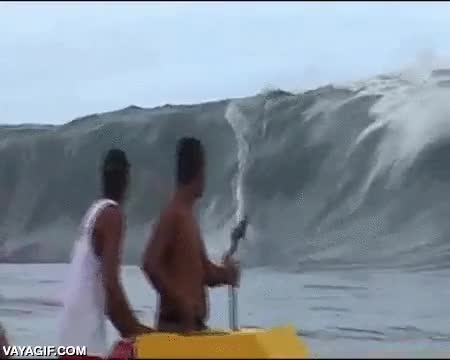 por poco,moto de agua,jetski,surf,surfista,riesgos del surf