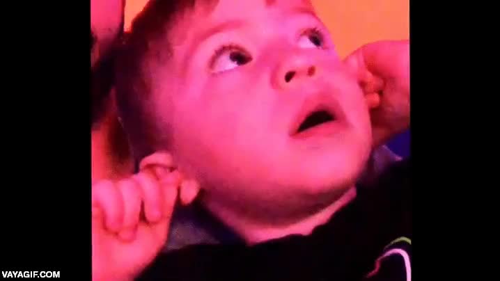 alucinar,flipar,ni&ntilde;o,fuegos artificiales,cohetes,petardos