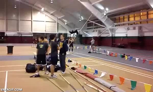 Enlace a El salto con pértiga es un deporte de riesgo, no solo para el saltador