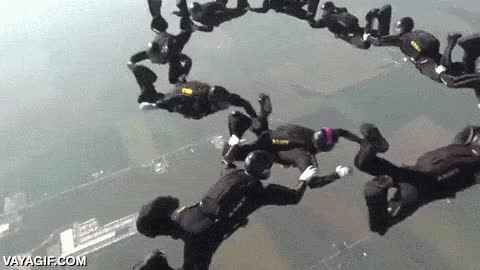 paracaidistas,formaci&oacute;n,feel like ralph