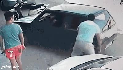 increible hulk,mover,coche,maniobras,a peso,esta fuerte el tío