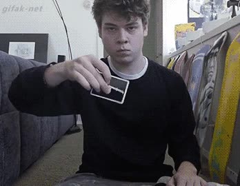 juego de manos,cartas,truco,mimo,flotar,flotantes