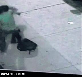 abrazo,pelea,abrazar,callejera,camara de seguridad