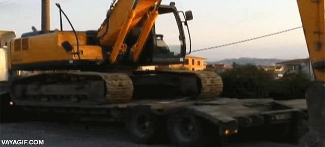 excavadora,empujar,destrozando el asfalto,camion,sin gasolina,muy ecologico todo