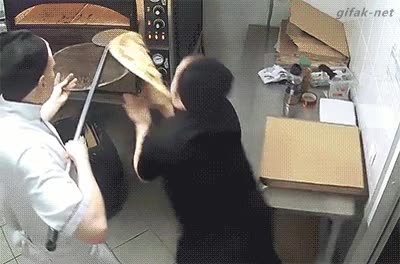 pizza,fail,horno,quemarse,volcar,tirar,con el hambre que tengo,ayudante,era mi primer d&iacute;a