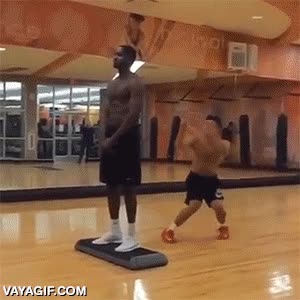basket,baloncesto,saltar,salto,potencia,encima de un step,m&aacute;s de dos metros