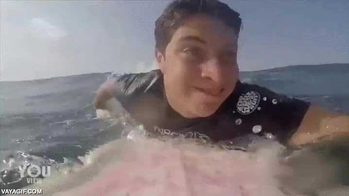 surfista,experto,abuson,abusar,empujar,tirar,ni&ntilde;o,vaya troll