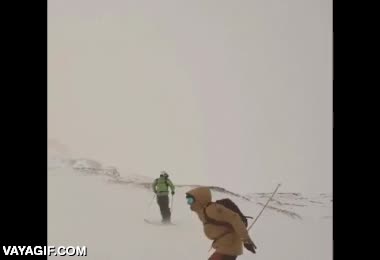 palo de esqui,volver,volar,boomerang,devolver,viento,monta&ntilde;a