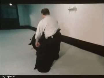 monja,artes marciales,ataque,crucifijo,atacar,defensa personal