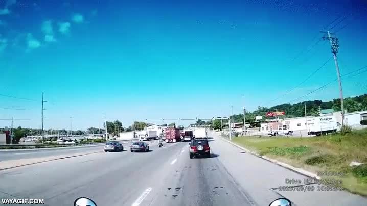 ida de olla,perder&iacute;a el control supongo,fail,carretera,saltar la mediana