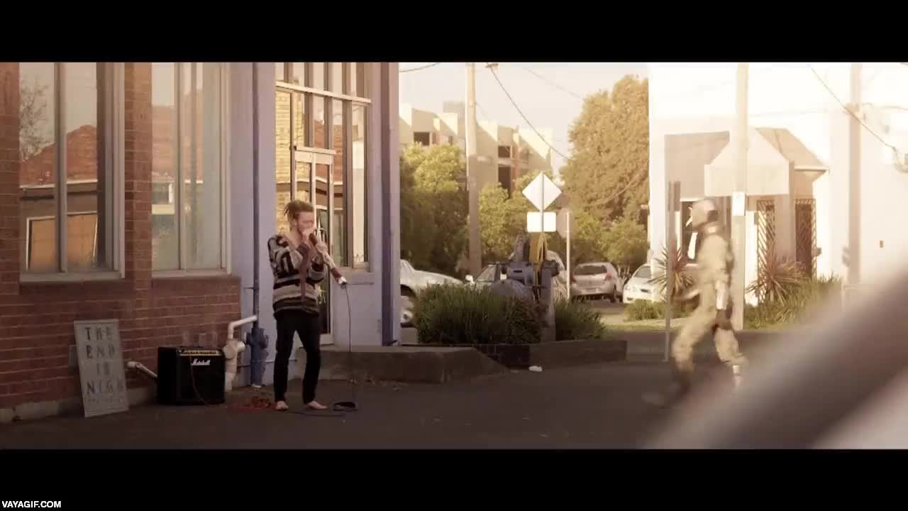 didgeridoo,tirar,deja de hacer ese ruido infernal