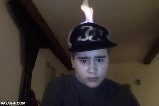 gorra,en llamas,pelo,quemarse,ni&ntilde;o,fail,por muy poco