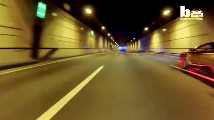 Parece un videojuego pero son imágenes reales grabadas en una carretera de Tokyo videojuego,los japoneses ya tienen estas cosas,coches,supercars,tuning a tope,japon