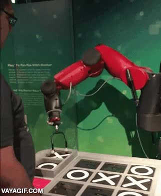 tres en raya,robot,brazo,mecanico,robotico,jugar,niño