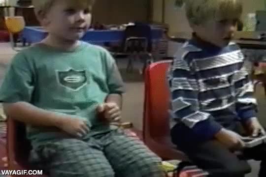 pasarse,ver jugar,el antecesor del gameplay,amigos,consola,videojuegos